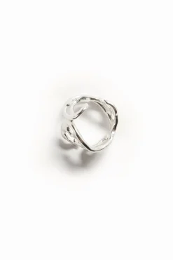 Anillo formas orgánicas baño plata Zalio