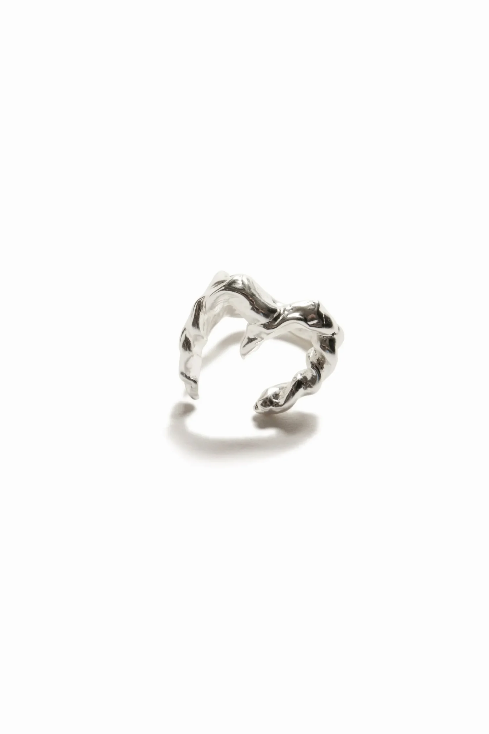 Anillo letra M baño plata Zalio