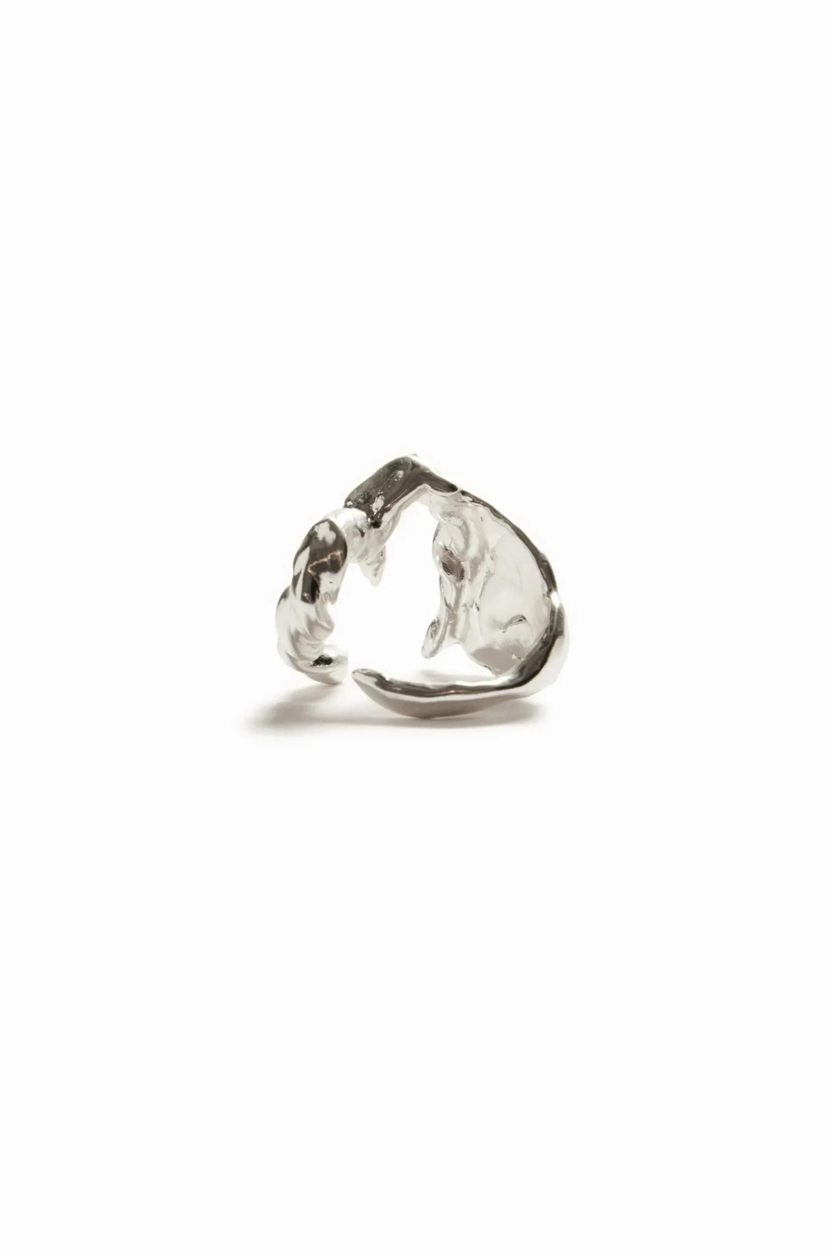 Anillo letra M baño plata Zalio