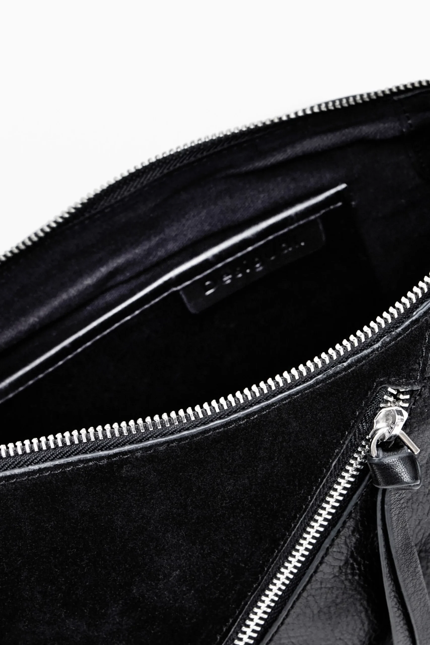 Bolso mediano piel cremalleras