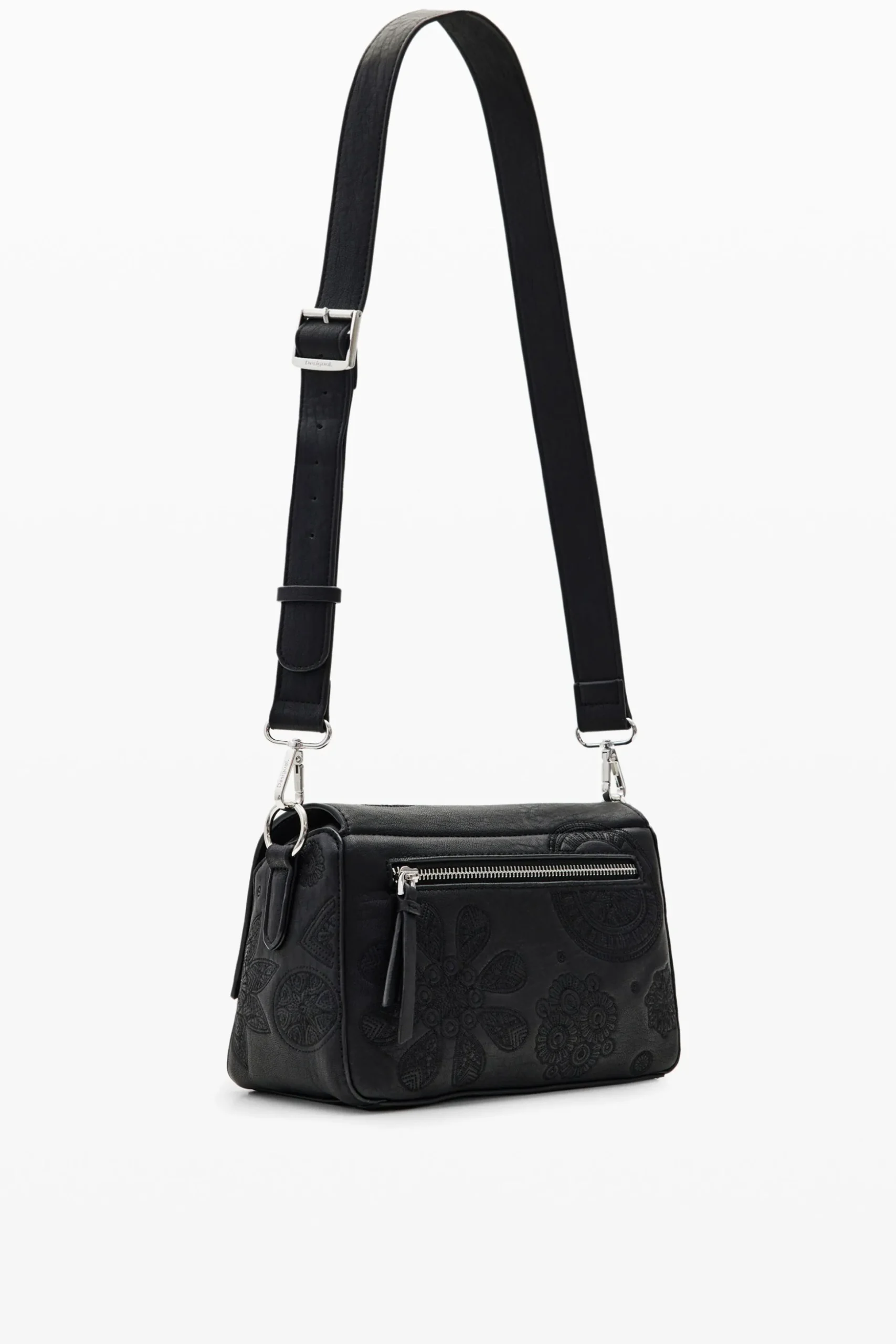 Bolso S bordado tachuelas