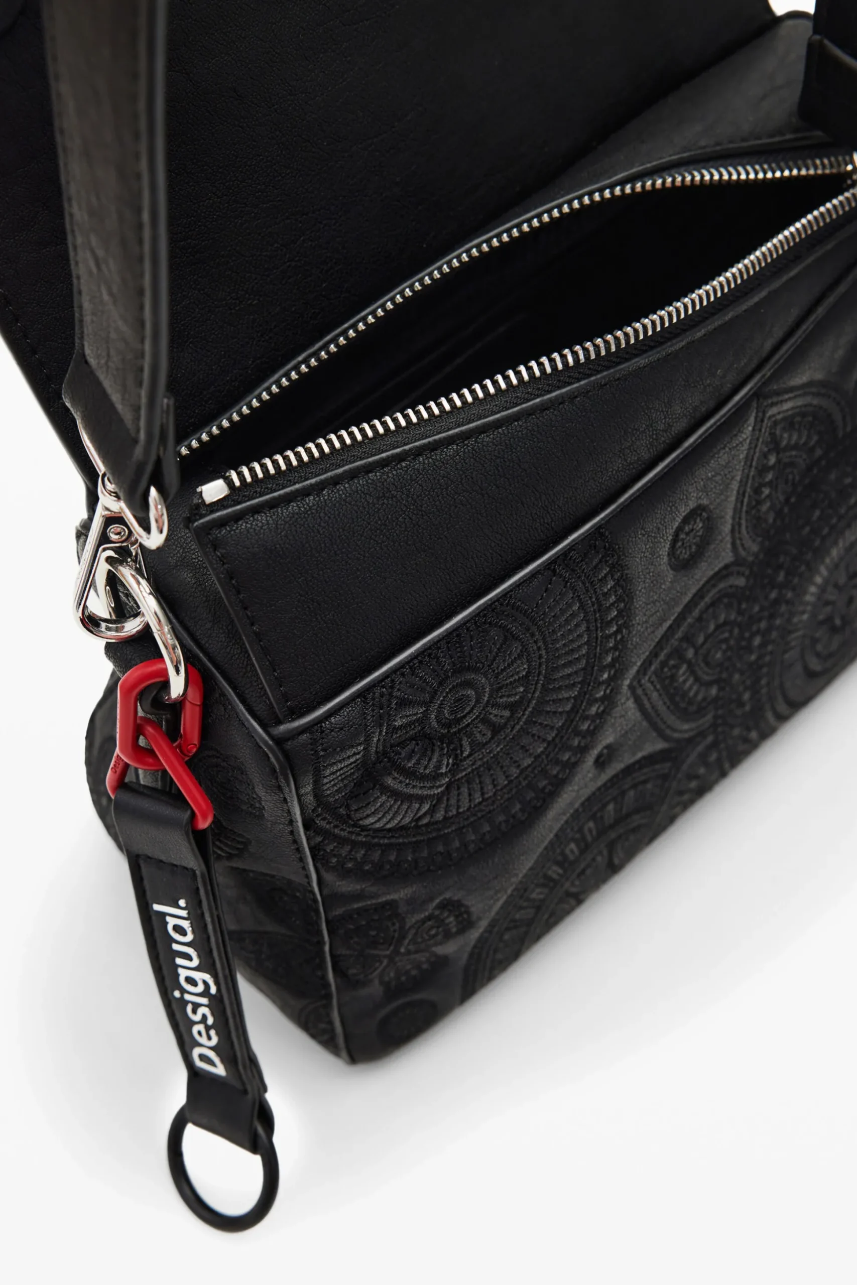 Bolso S bordado tachuelas