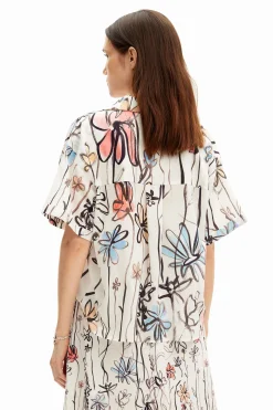 Camisa de flores ilustradas