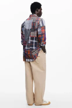 Camisa parcheada