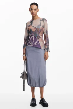 Camiseta asimétrica estampada