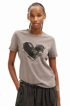 Camiseta básica corazón