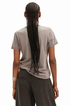 Camiseta básica corazón