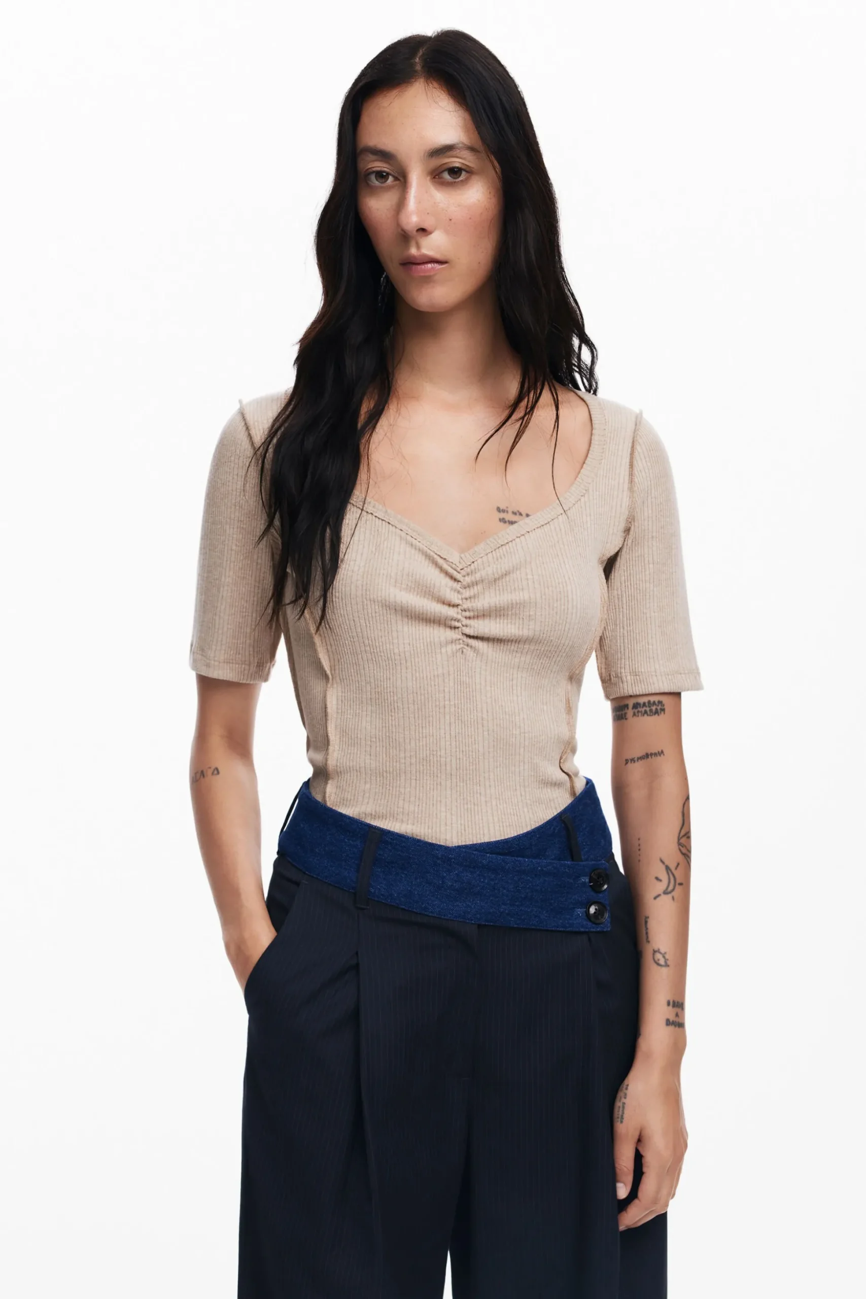 Camiseta escote fruncido
