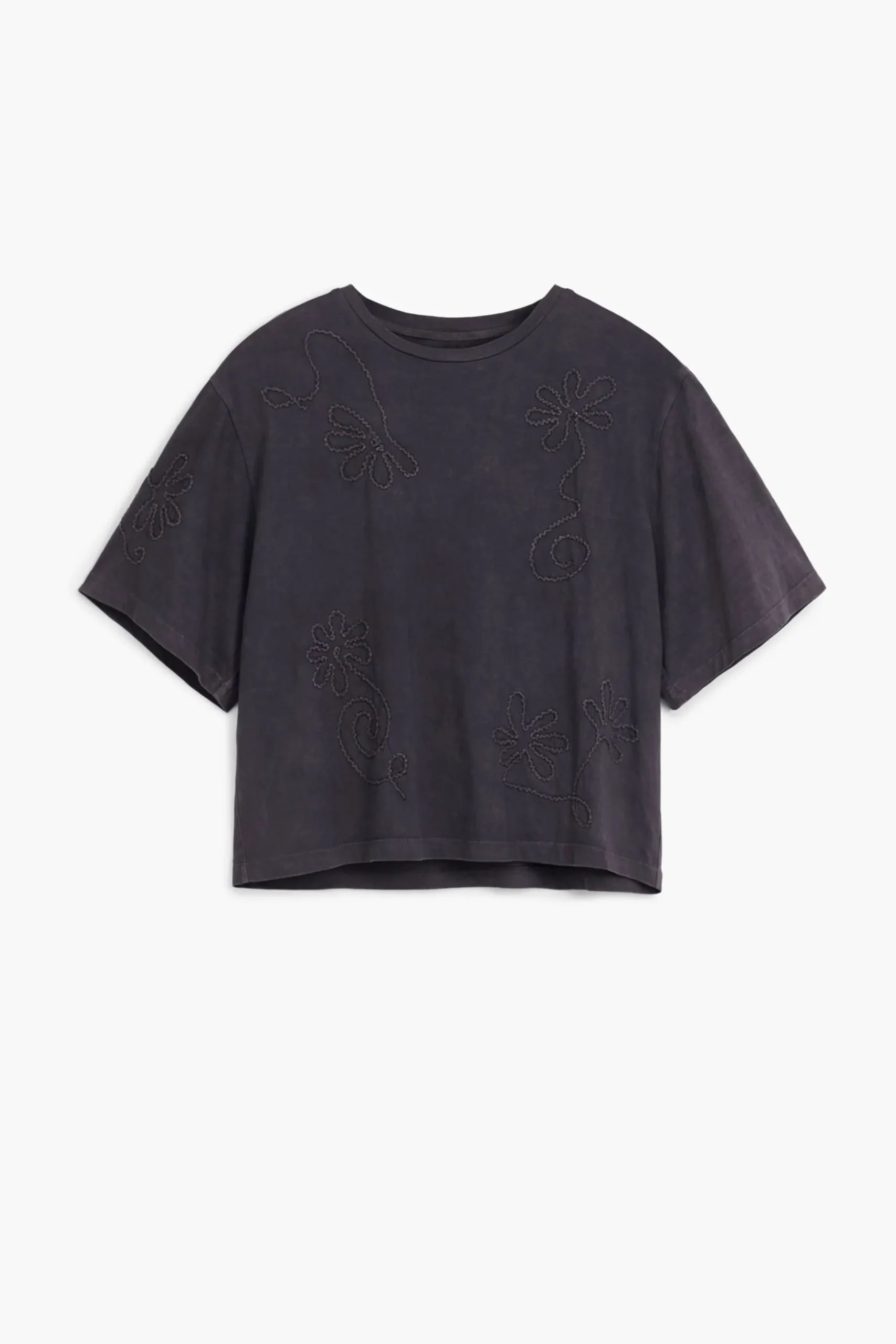 Camiseta flores bordadas