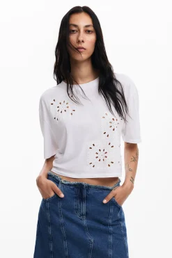 Camiseta lisa detalles