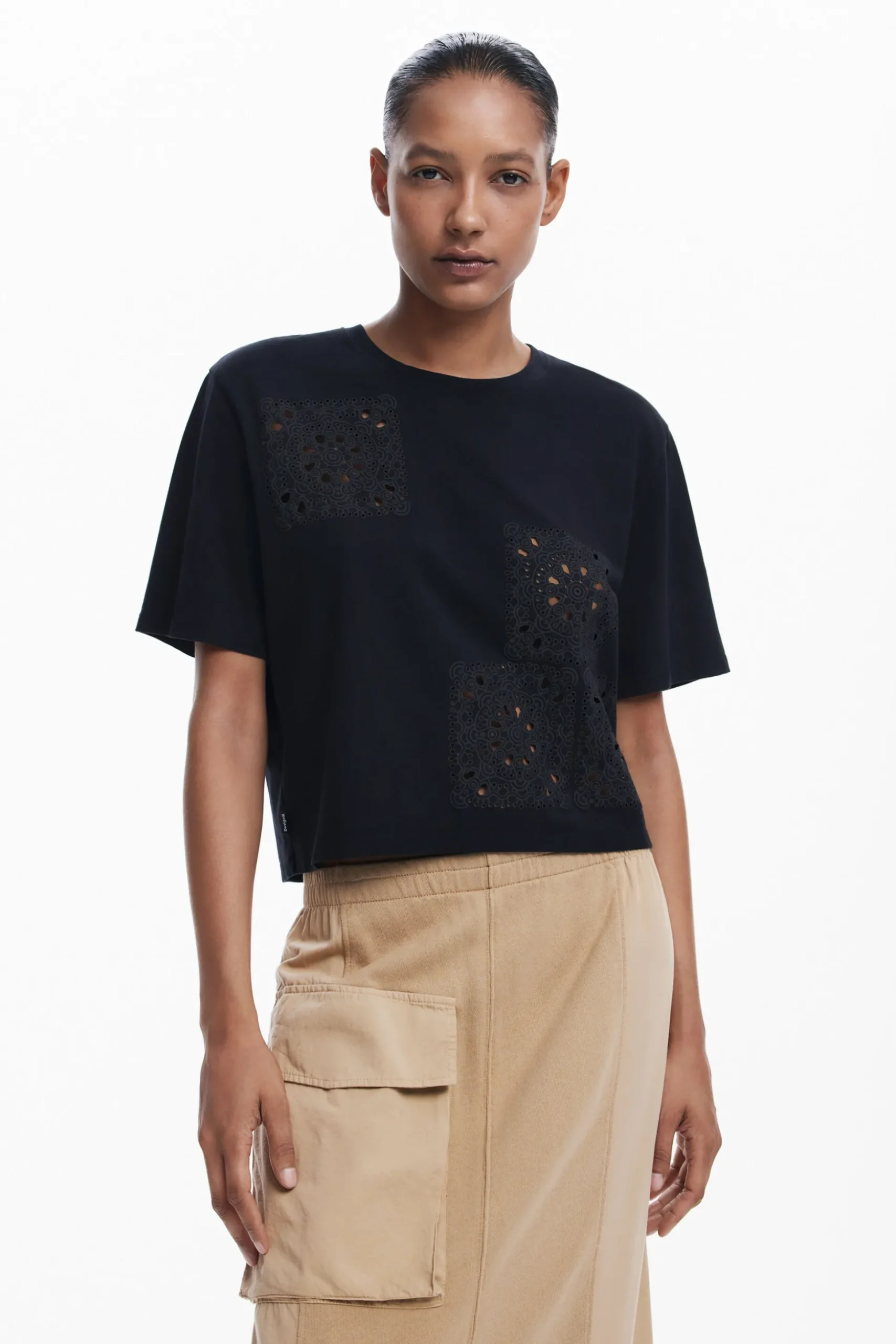 Camiseta lisa detalles