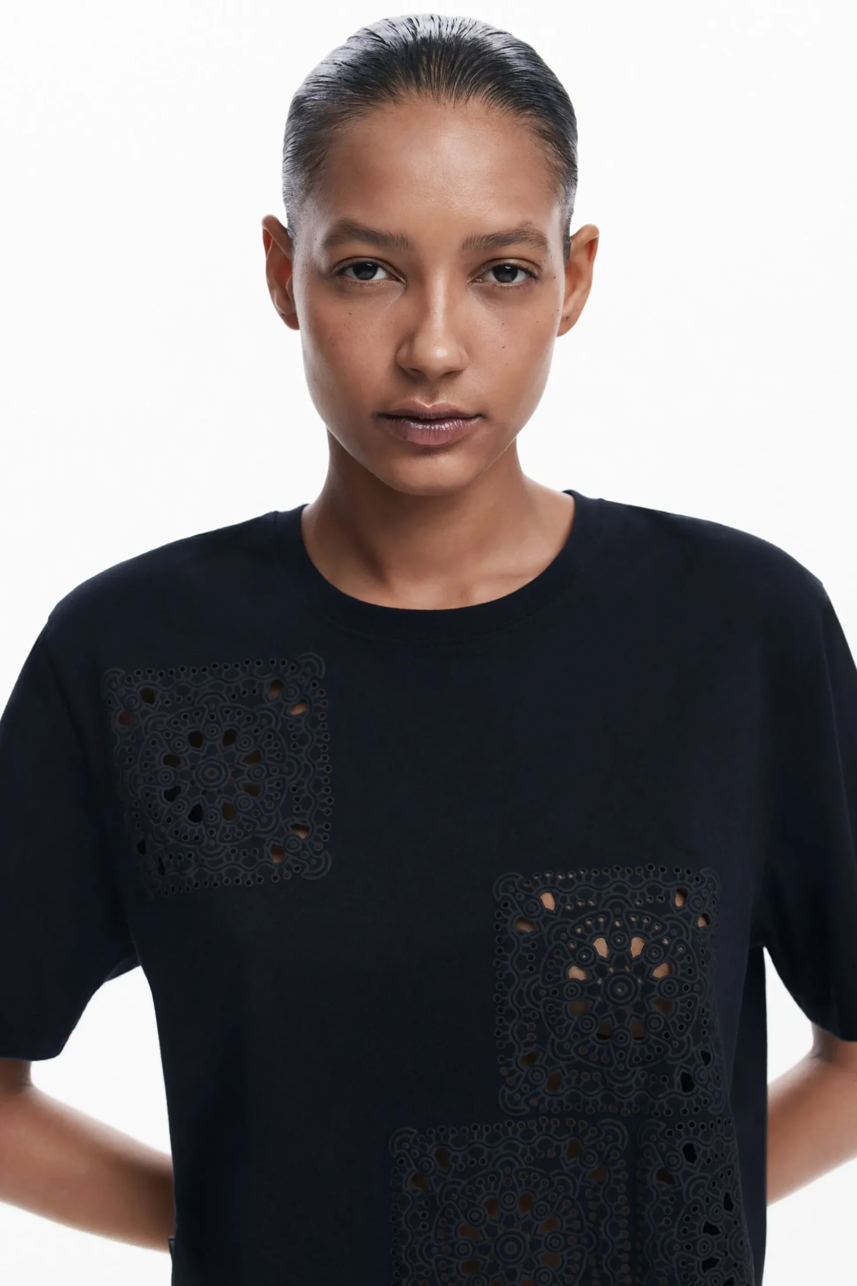 Camiseta lisa detalles