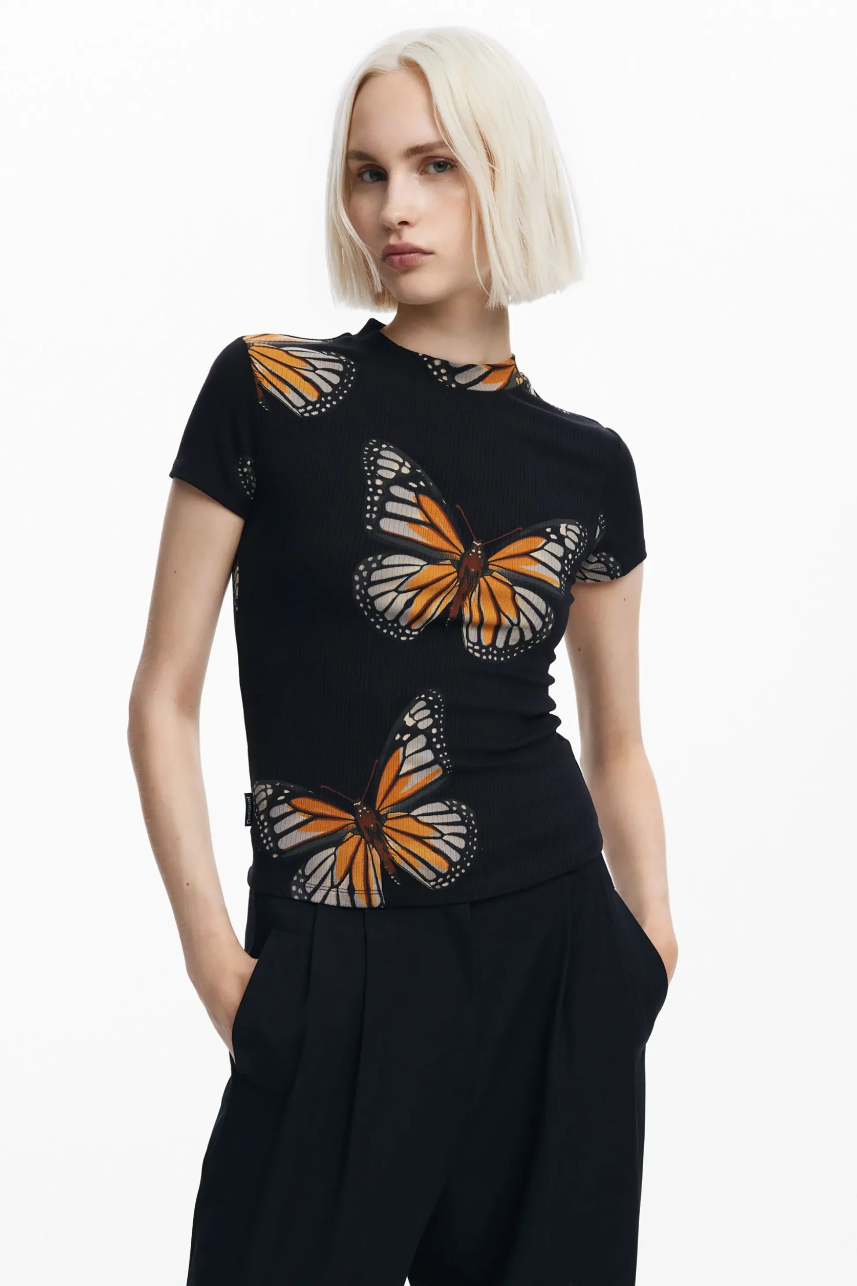 Camiseta manga corta mariposas