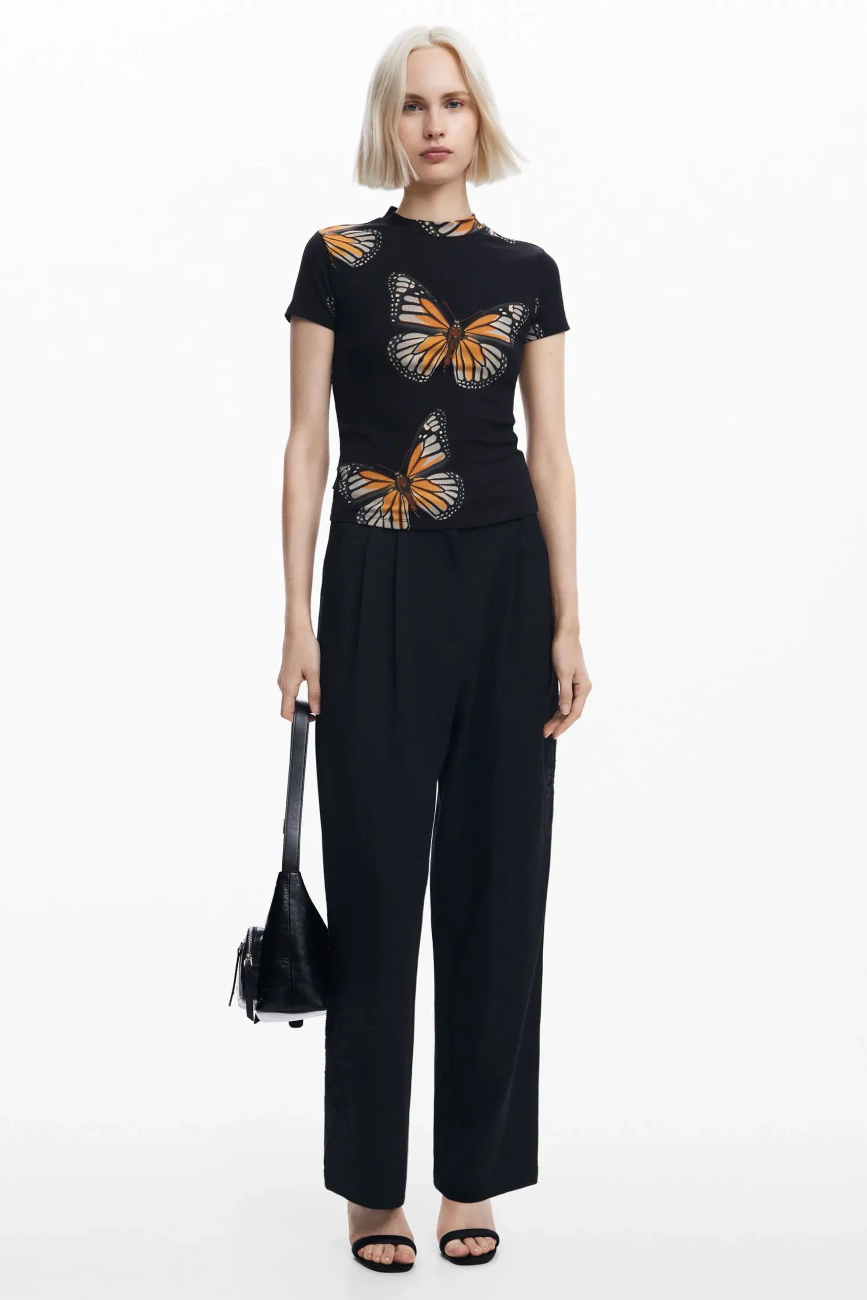 Camiseta manga corta mariposas