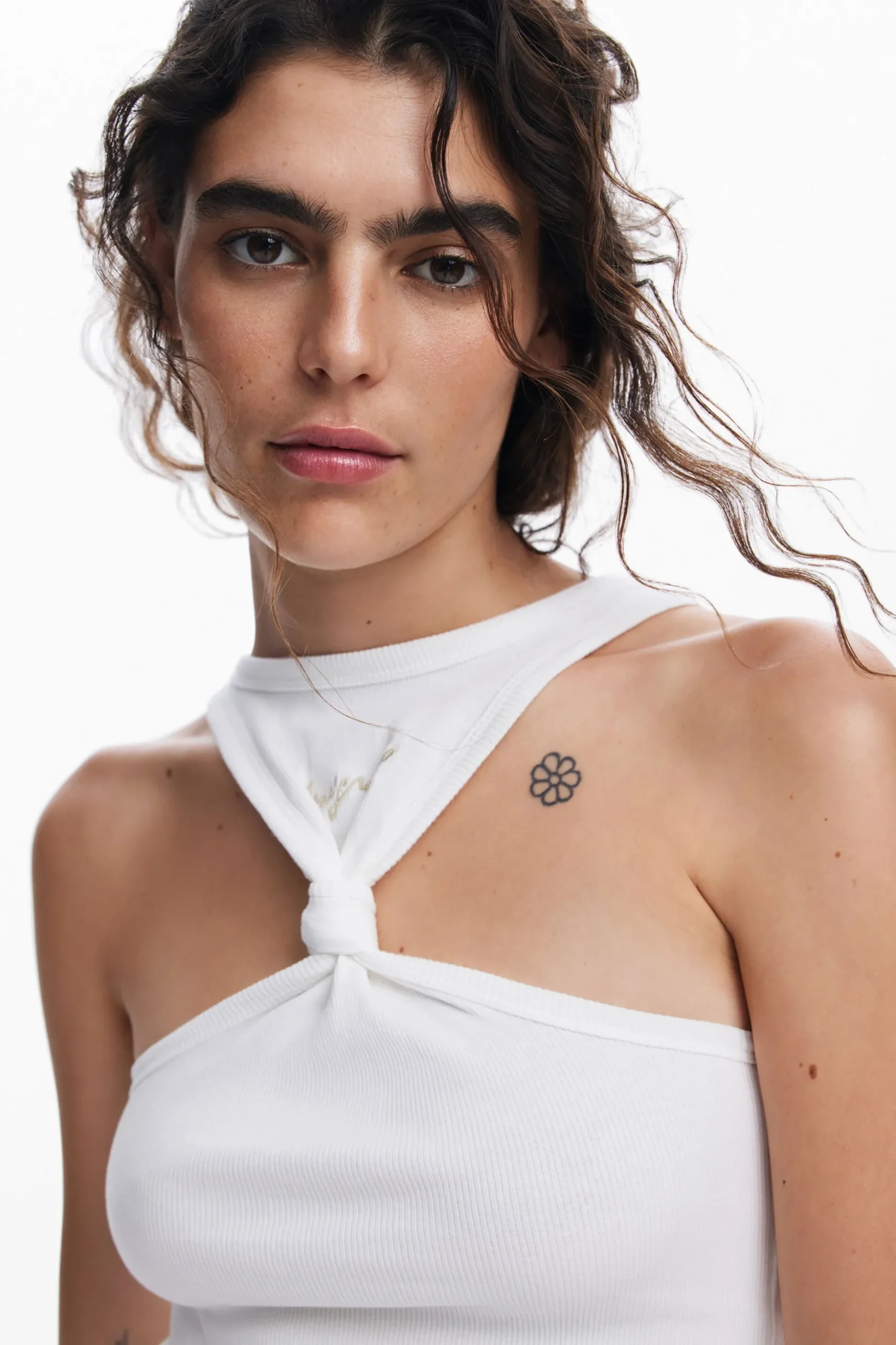 Camiseta nudo