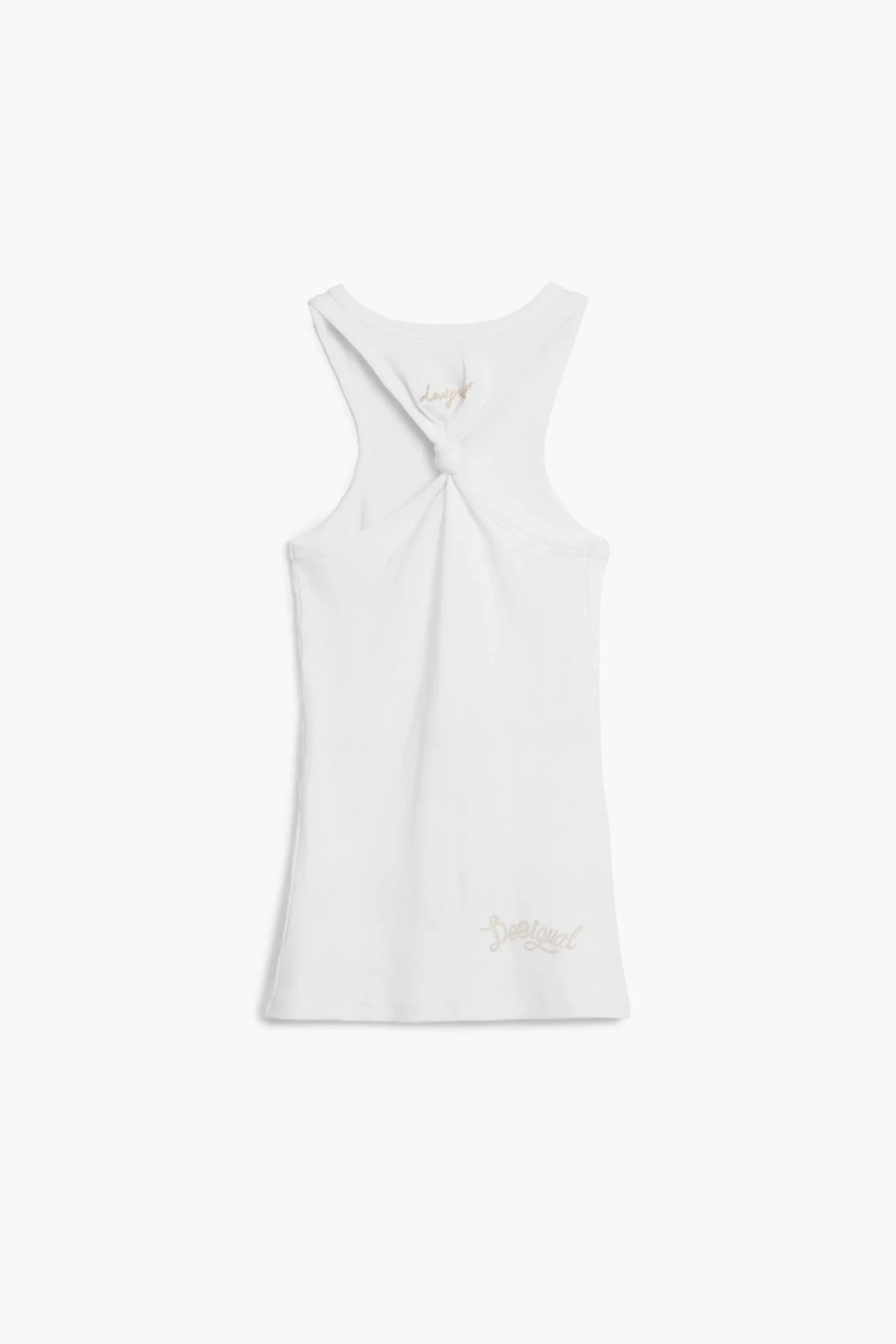 Camiseta nudo
