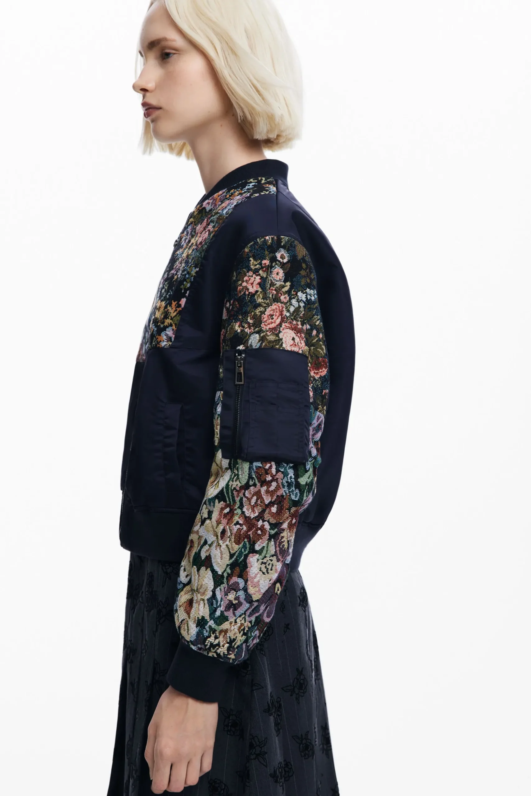 Chaqueta bomber estampada