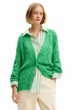 Cárdigan oversize calados