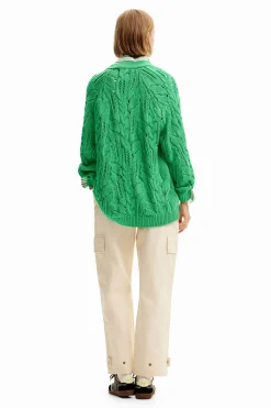 Cárdigan oversize calados