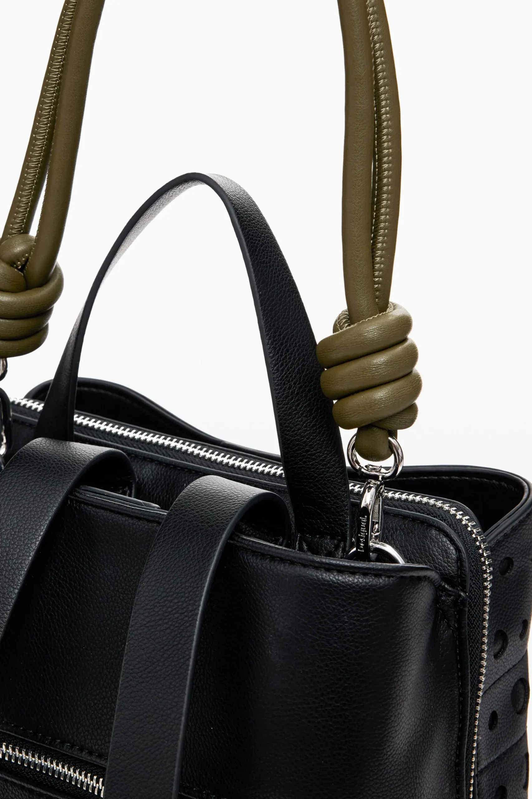 Mochila efecto piel círculos