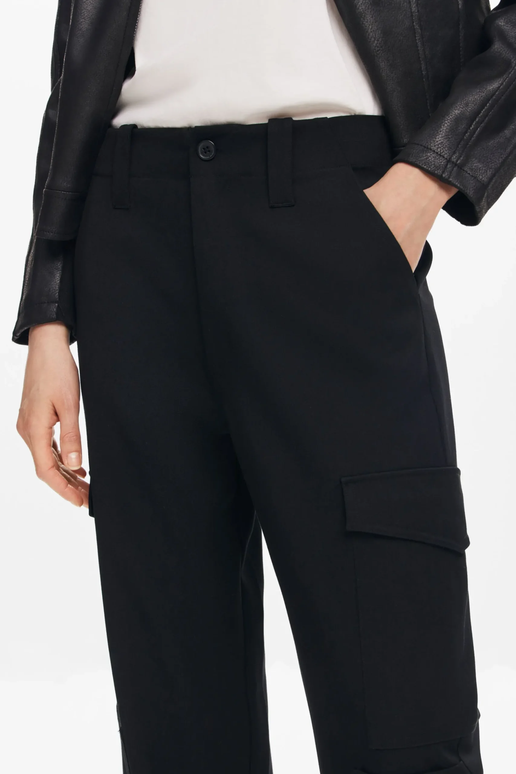 Pantalón cargo fluido