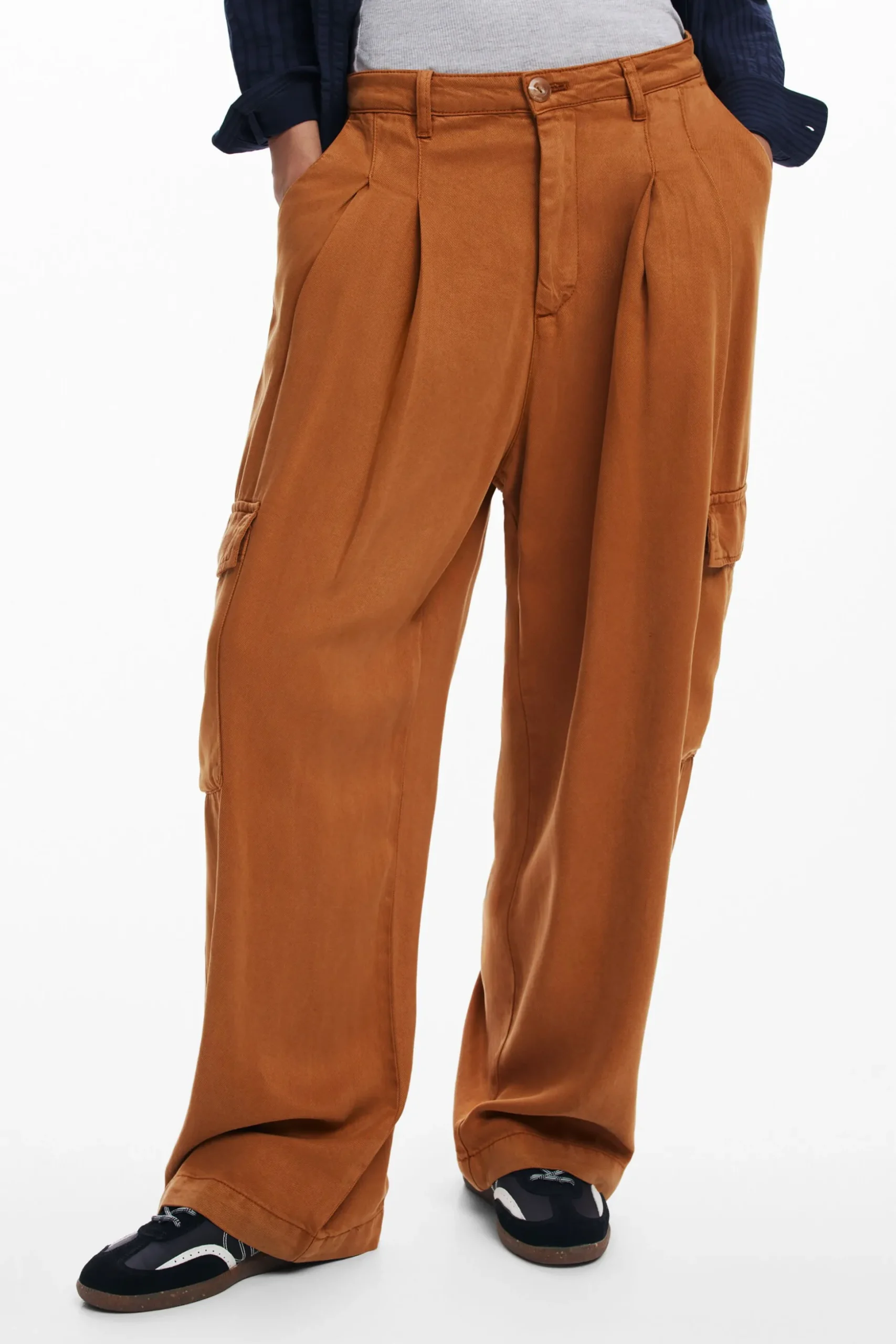 Pantalones cargo fluidos