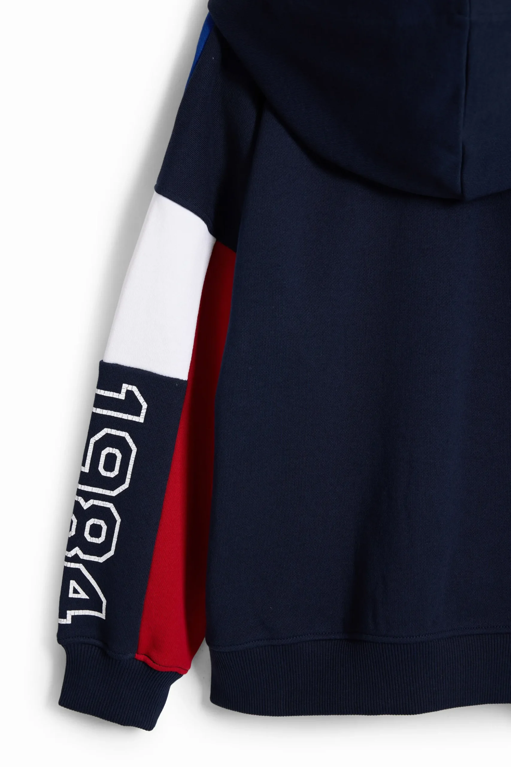 Sudadera estilo baloncesto