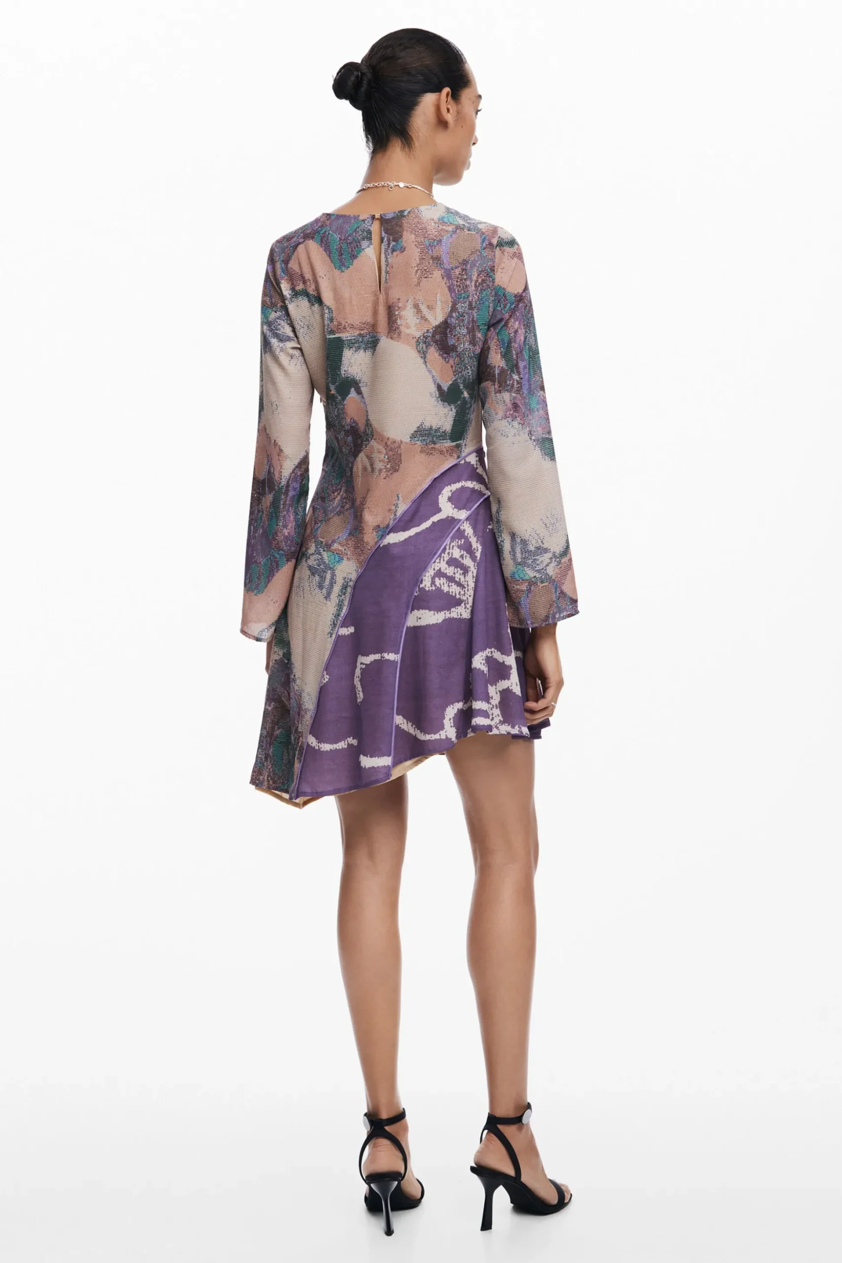Vestido asimétrico estampada