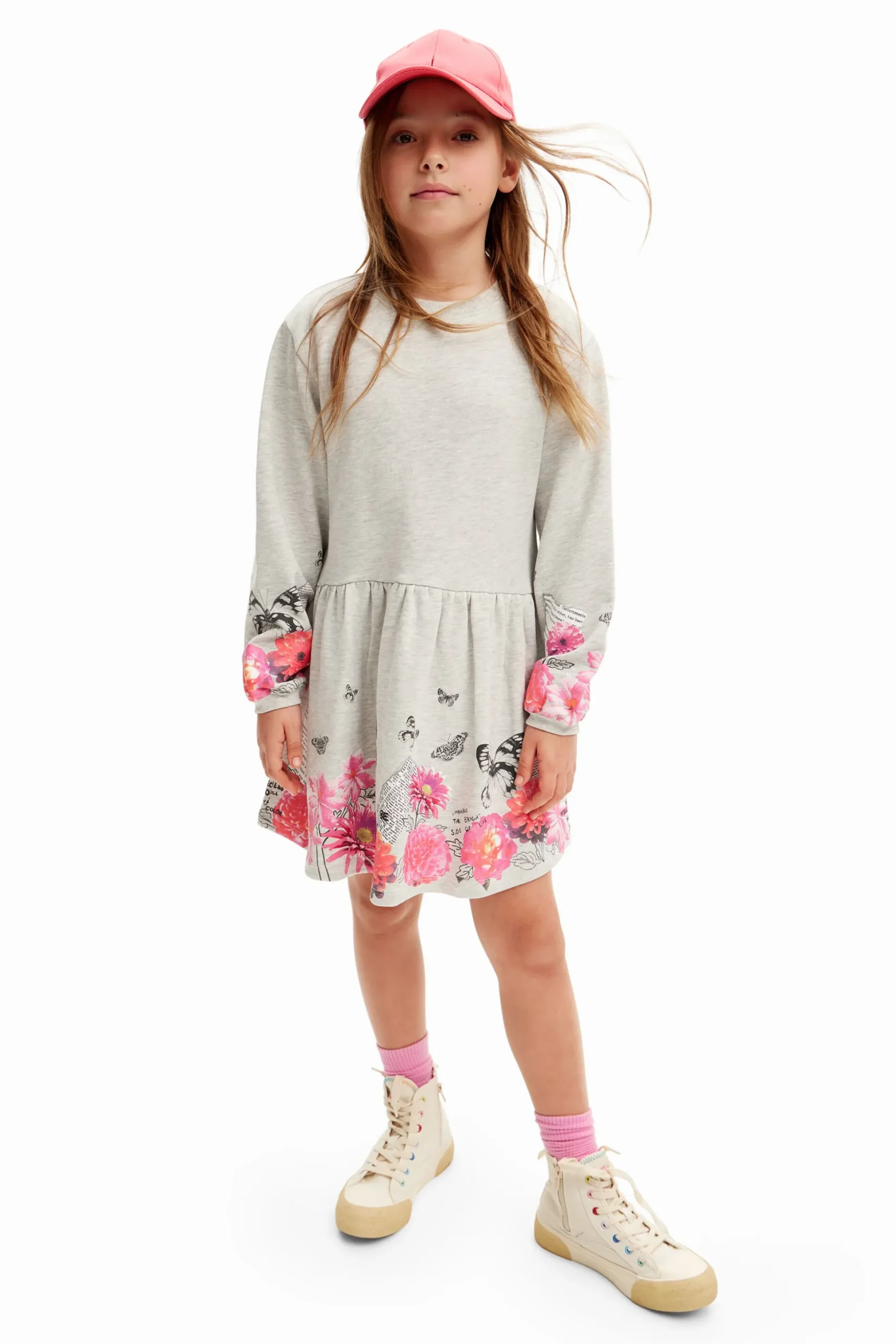 Vestido con mariposas y flores