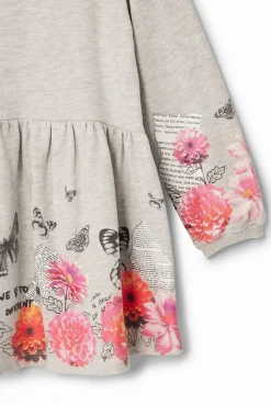 Vestido con mariposas y flores