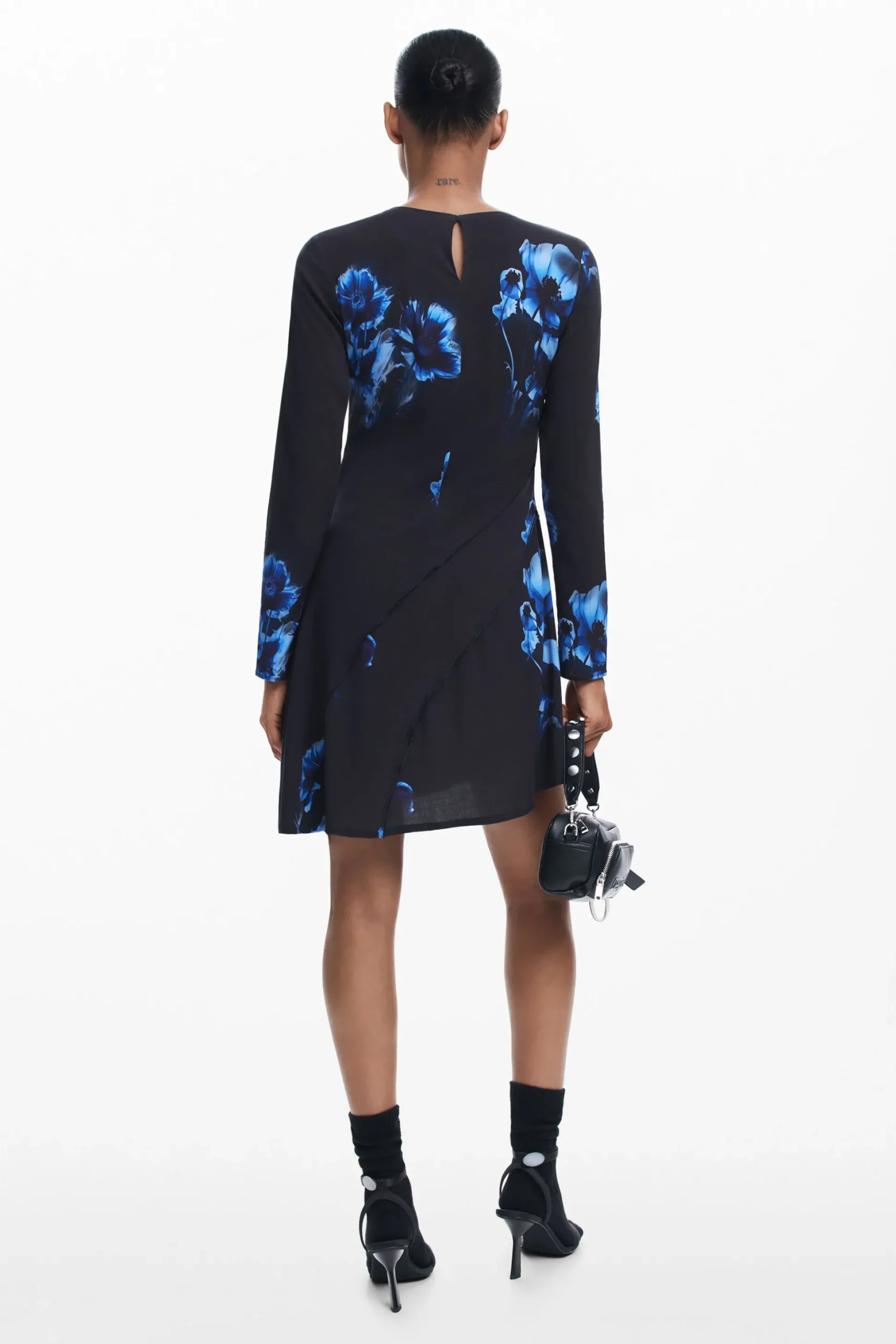 Vestido corte asimétrico