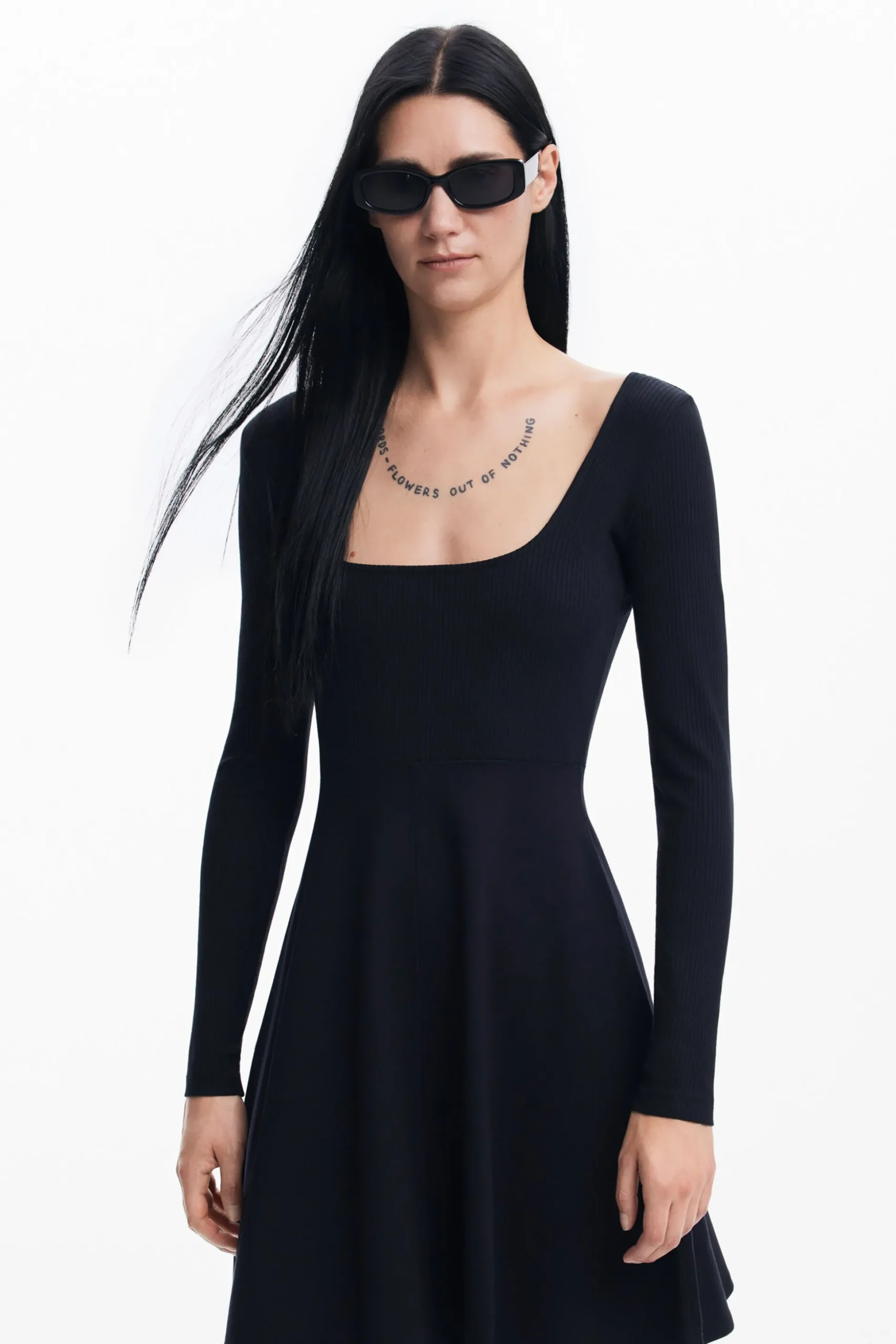 Vestido corto vuelo