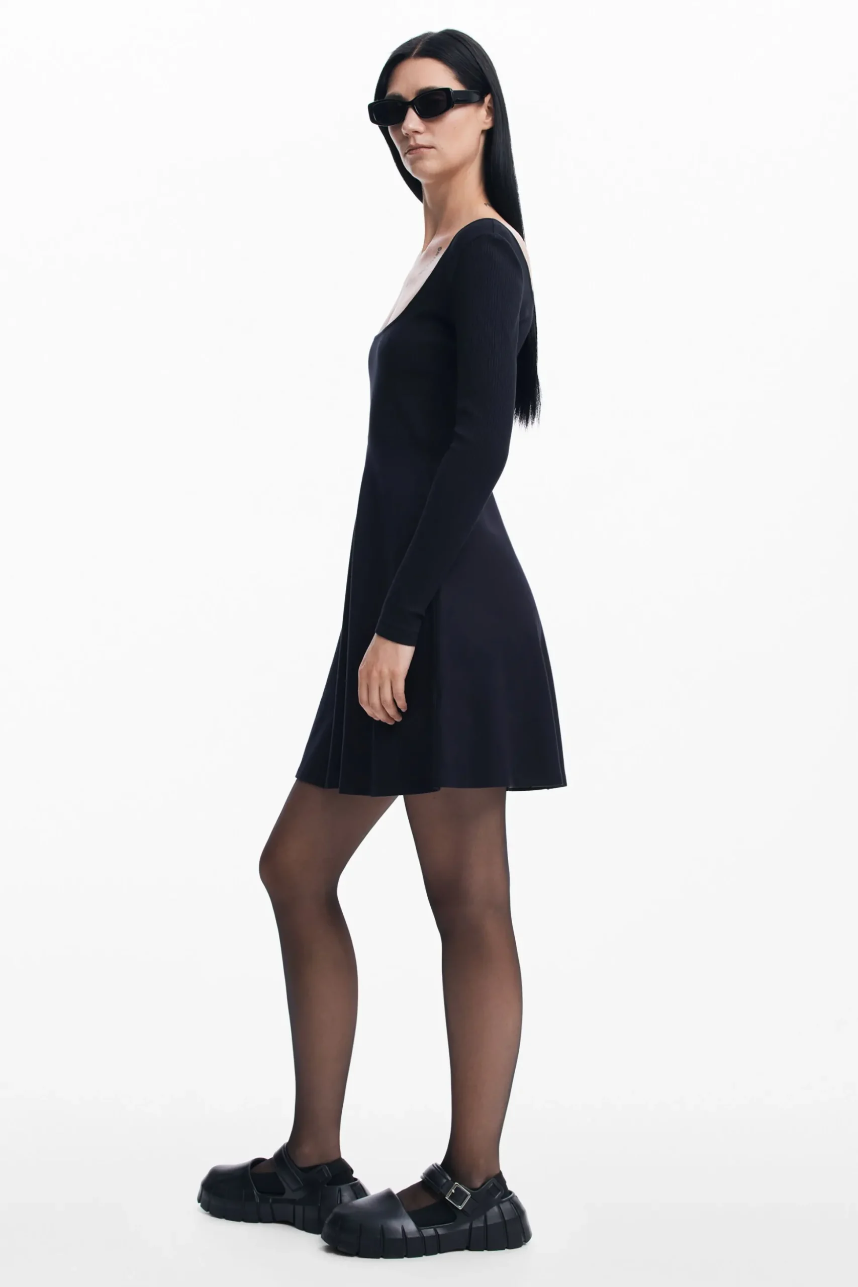Vestido corto vuelo