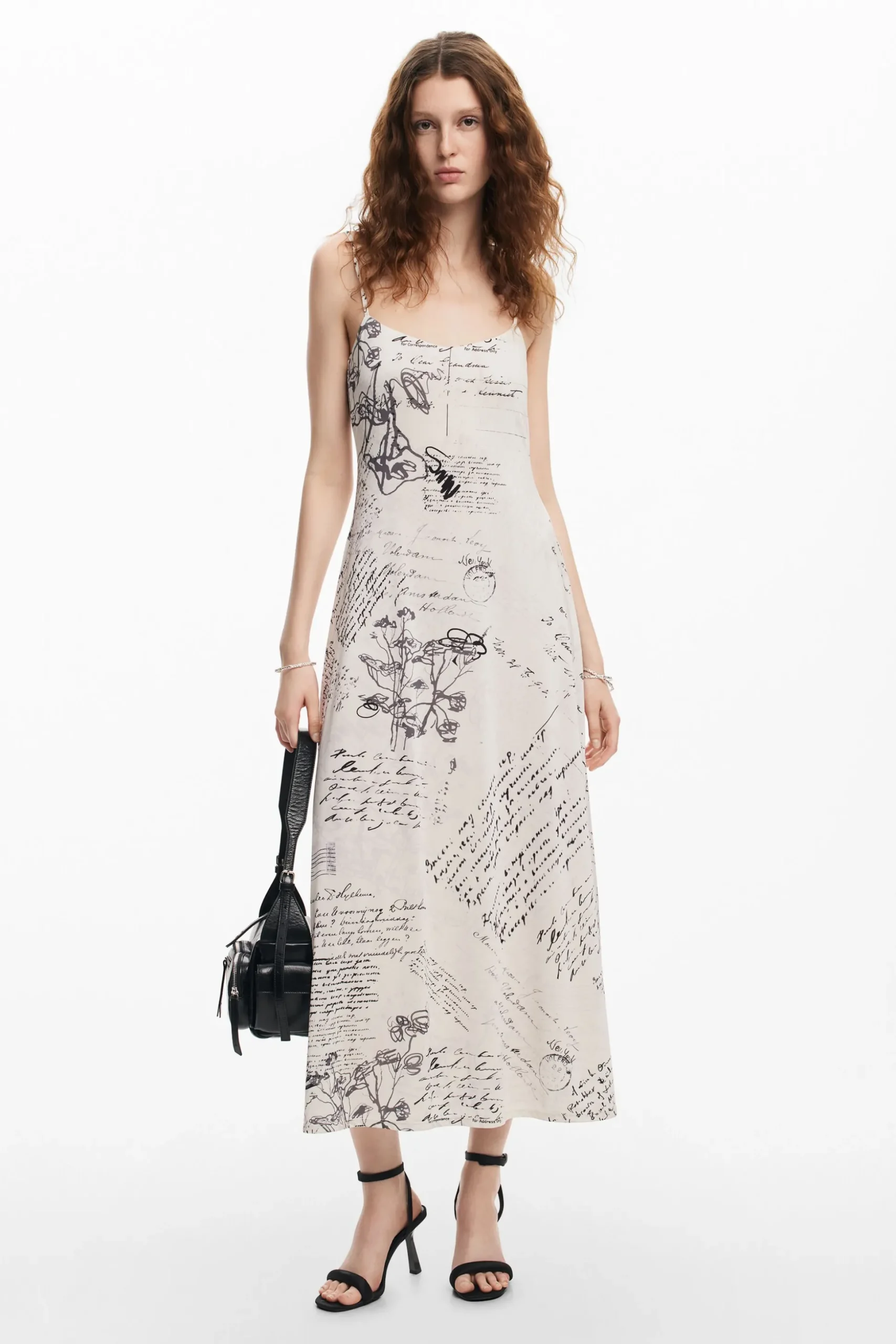 Vestido estampado periódico