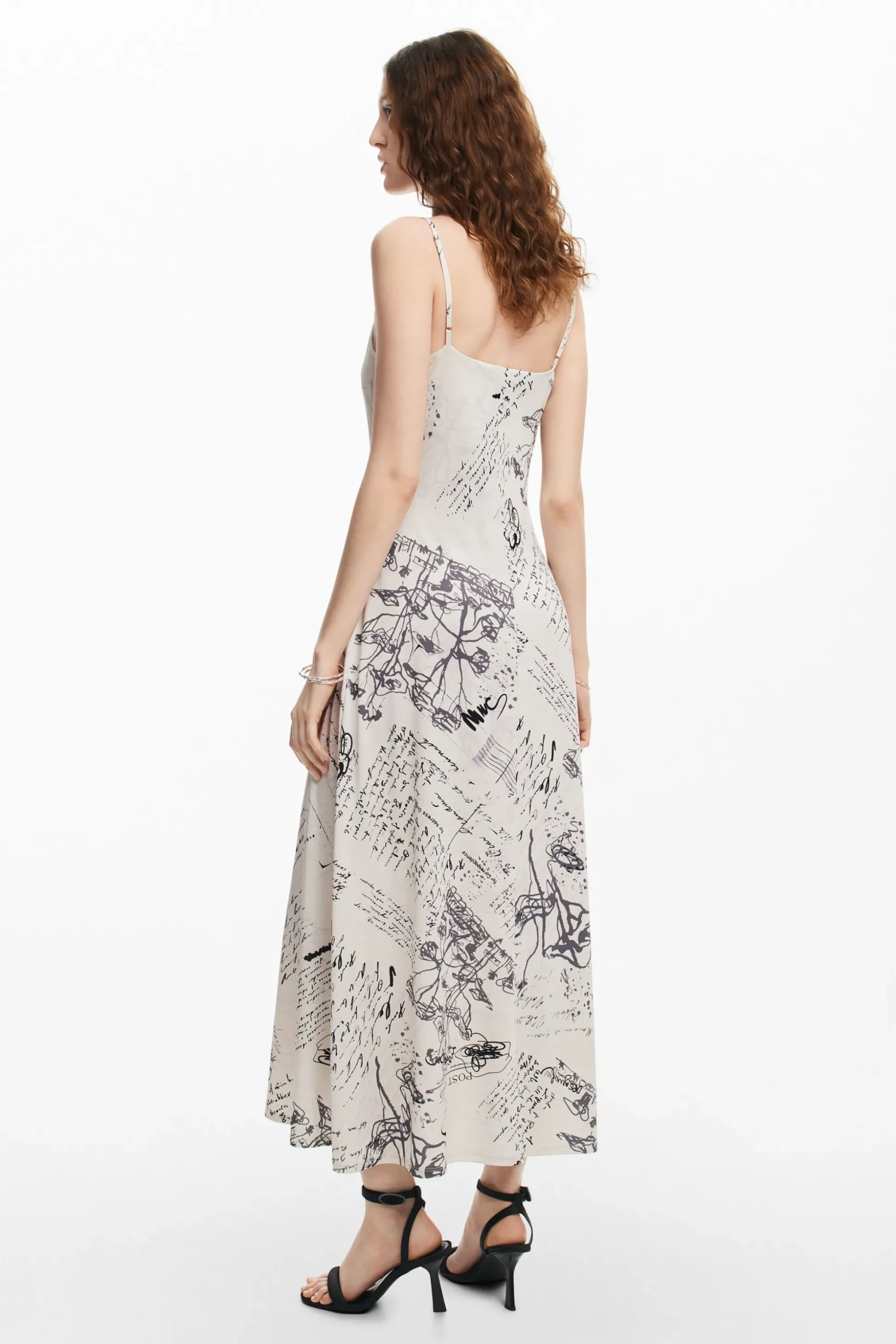 Vestido estampado periódico