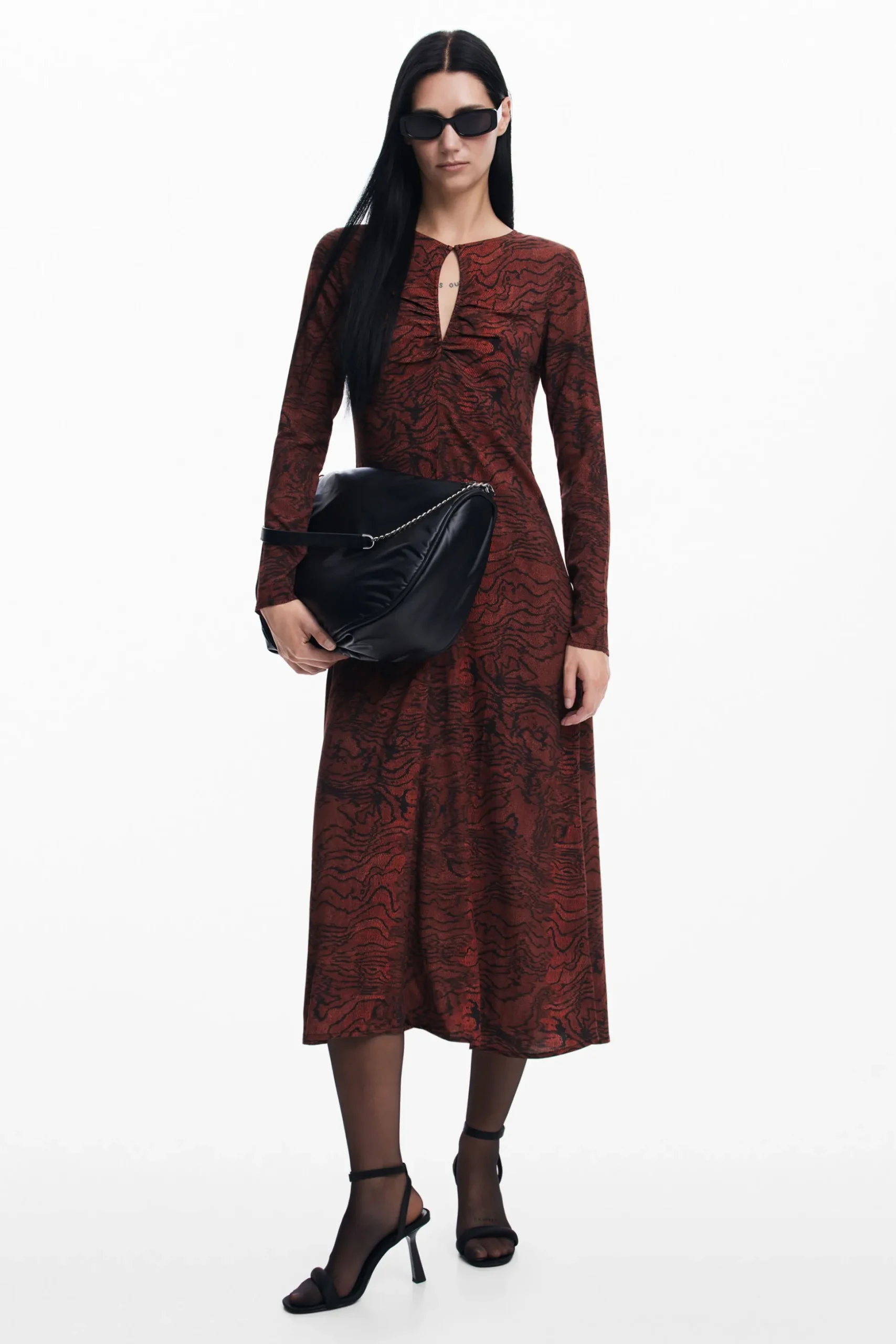 Vestido líneas desiguales