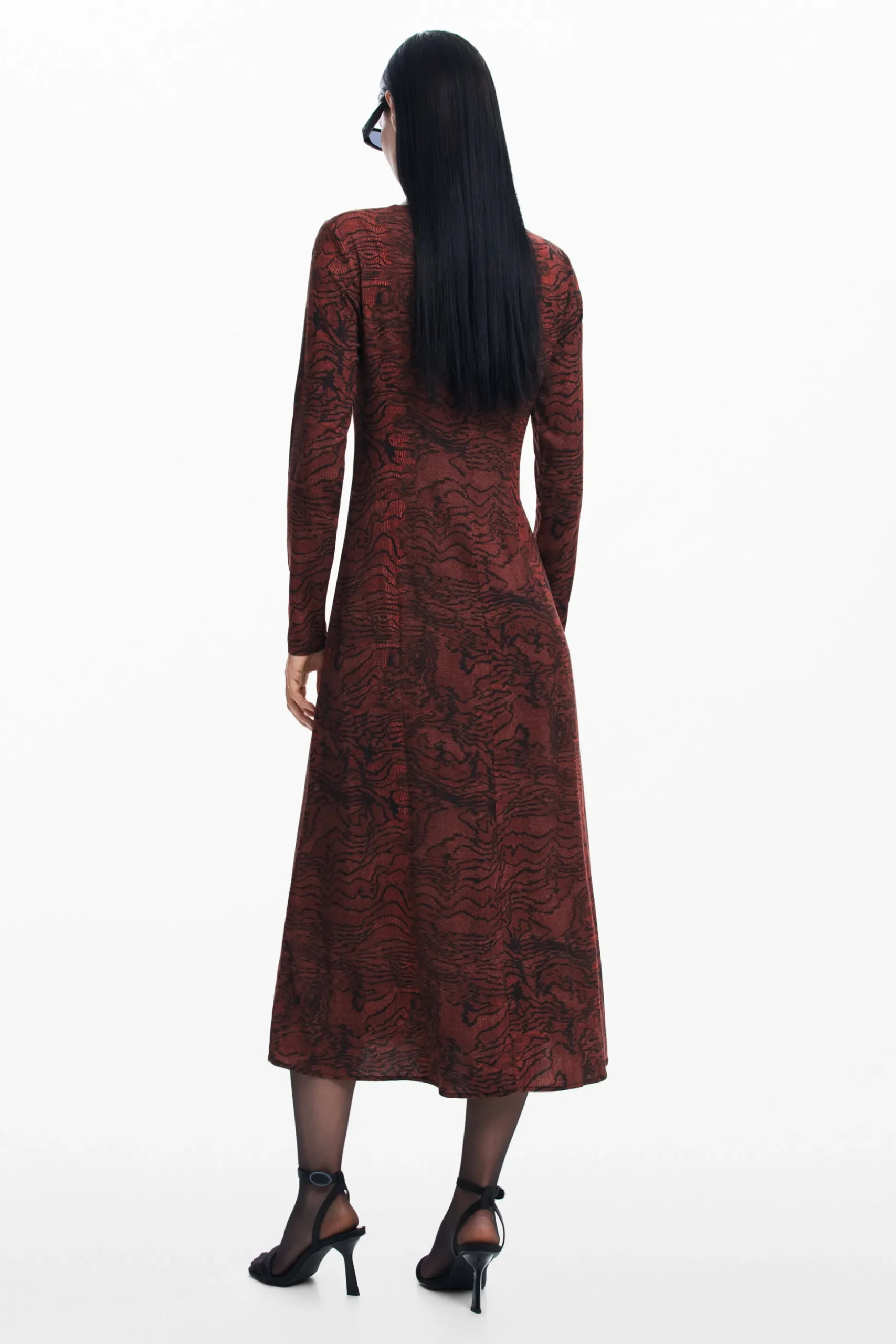 Vestido líneas desiguales