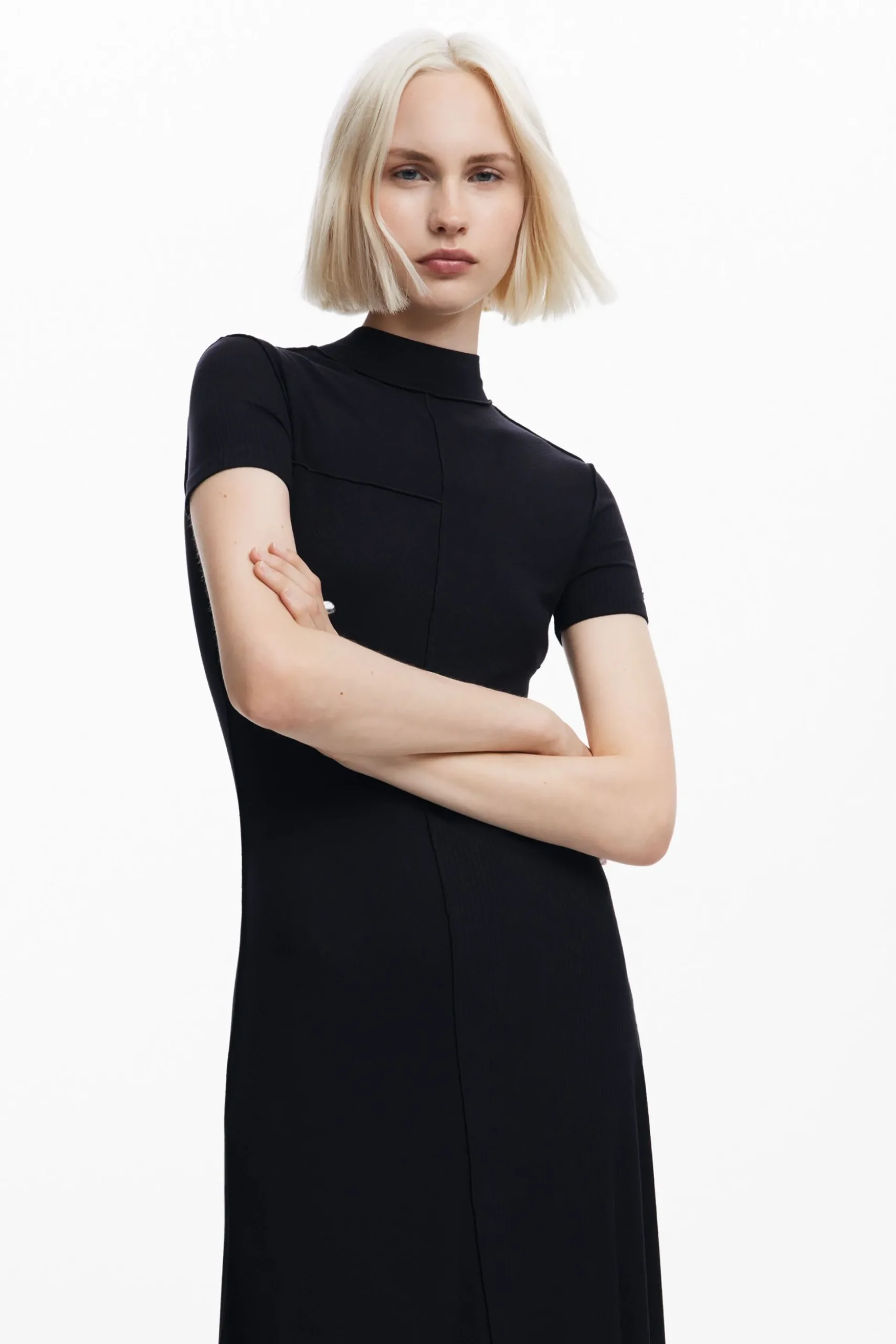 Vestido midi cuello alto