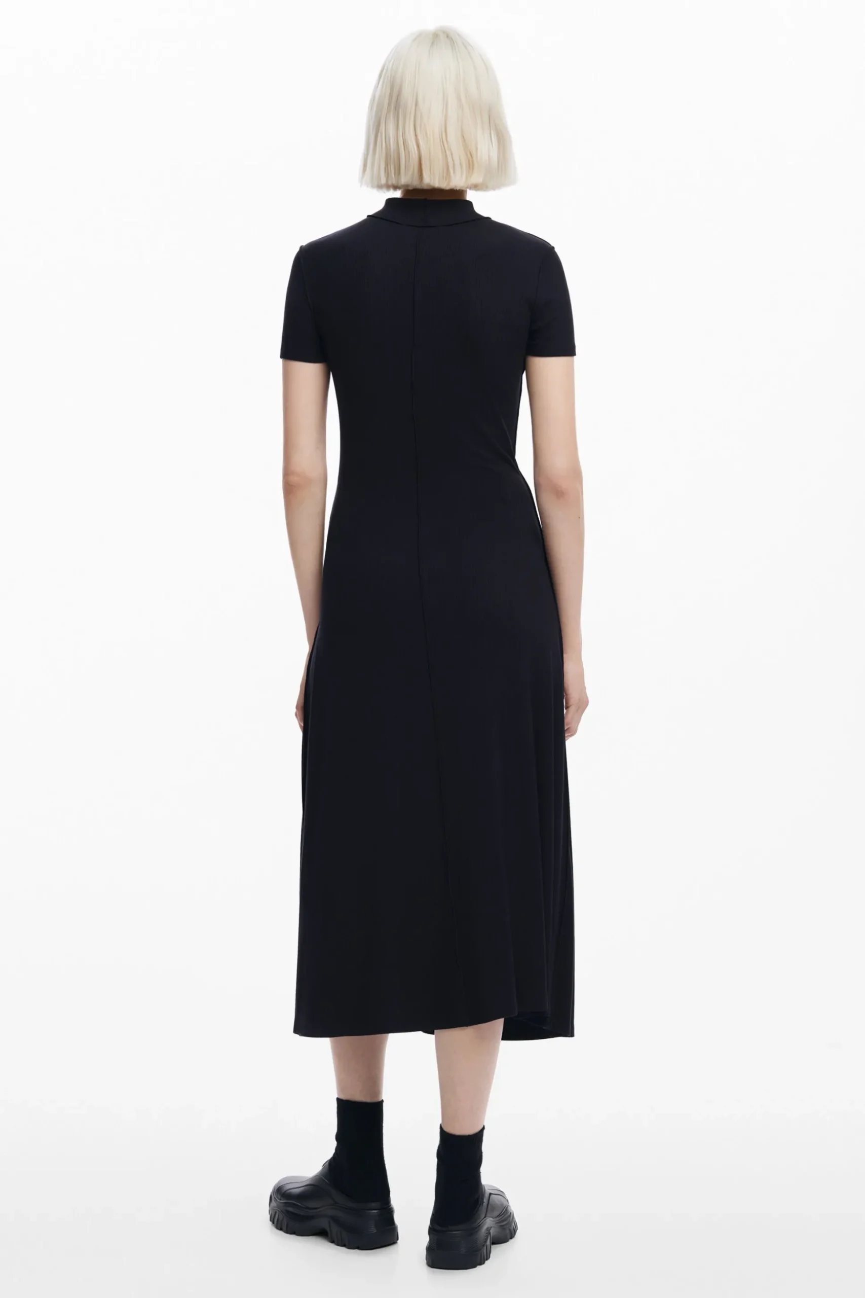 Vestido midi cuello alto