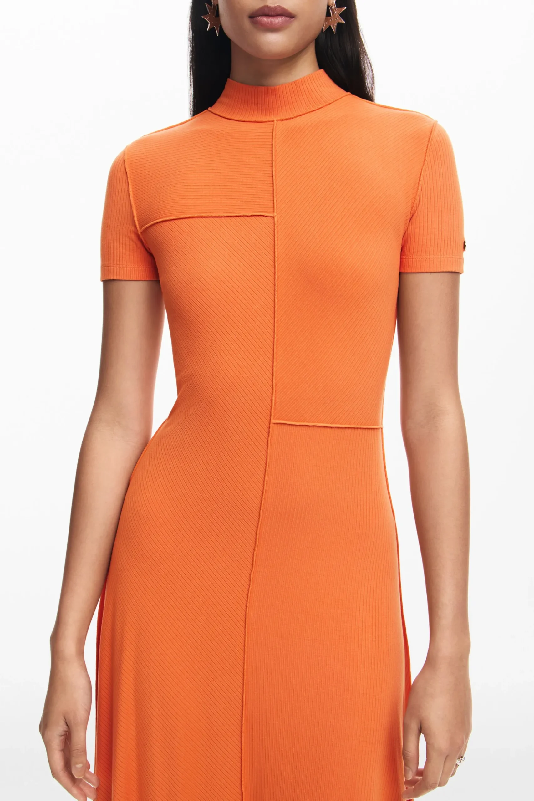 Vestido midi cuello alto