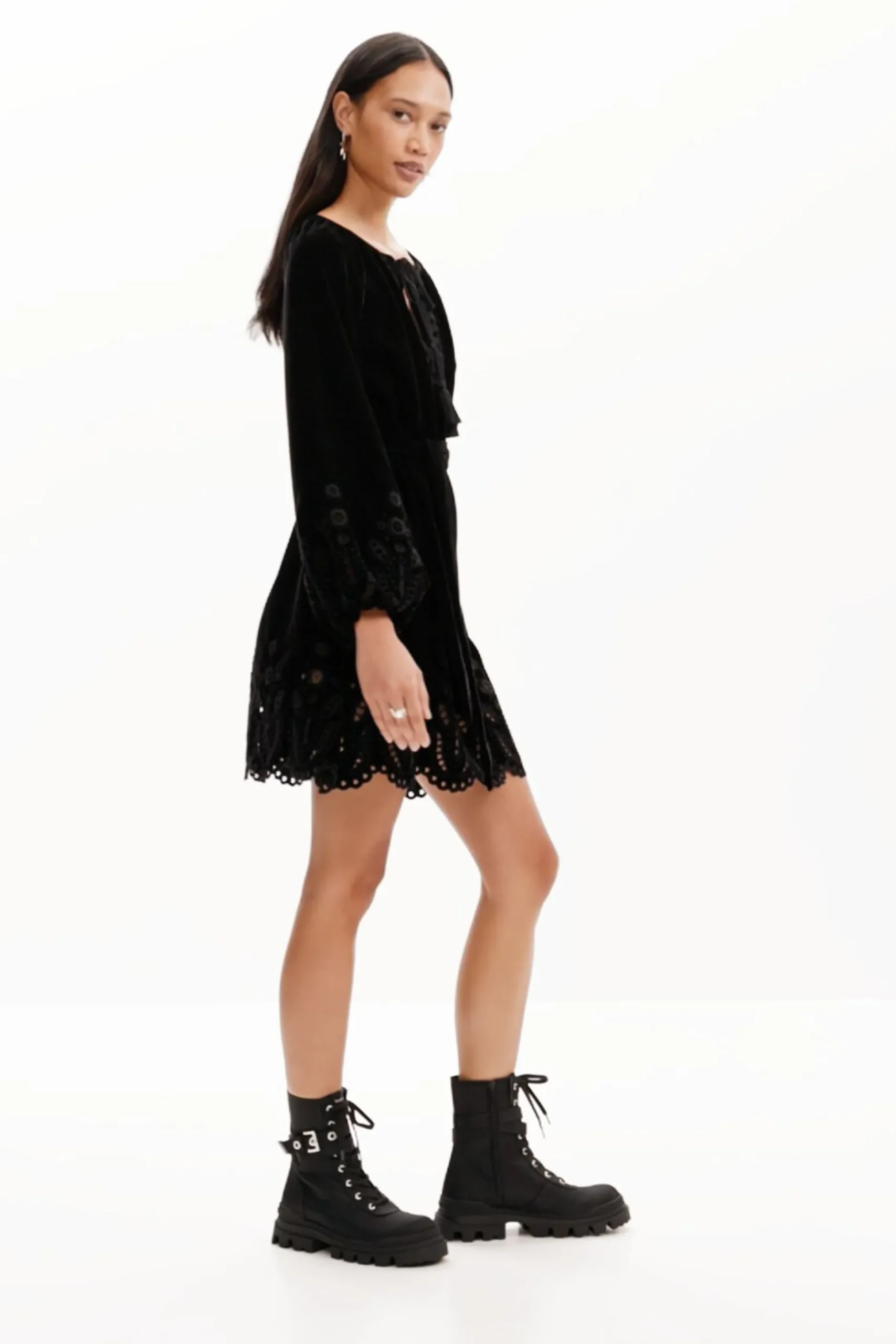 Vestido mini bordados