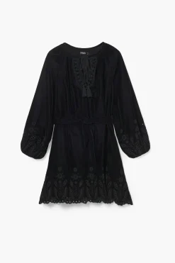 Vestido mini bordados