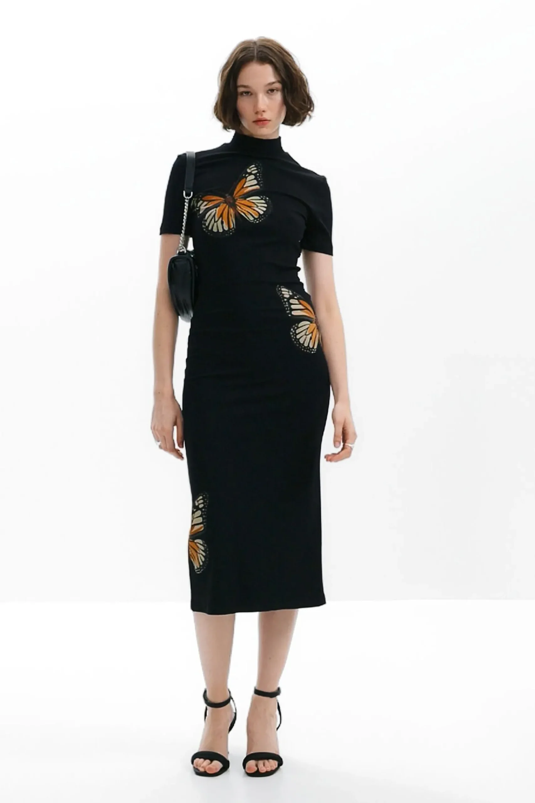Vestido slim midi mariposas