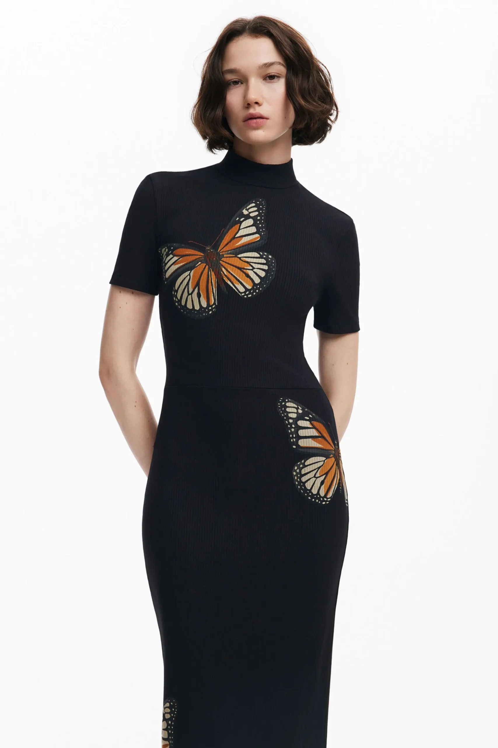 Vestido slim midi mariposas